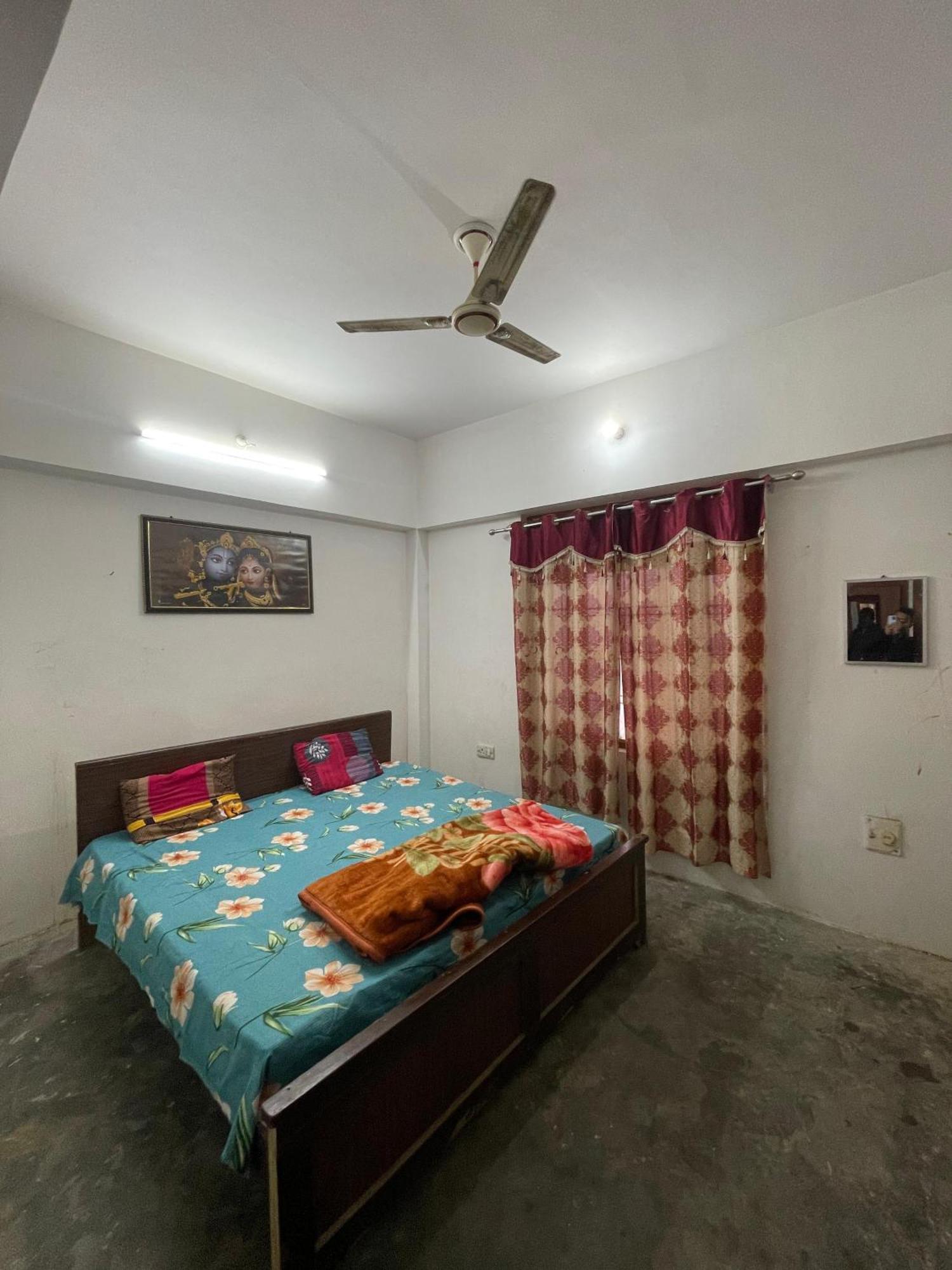 Shree Krishna Garden Hotel Jhusi Exterior photo