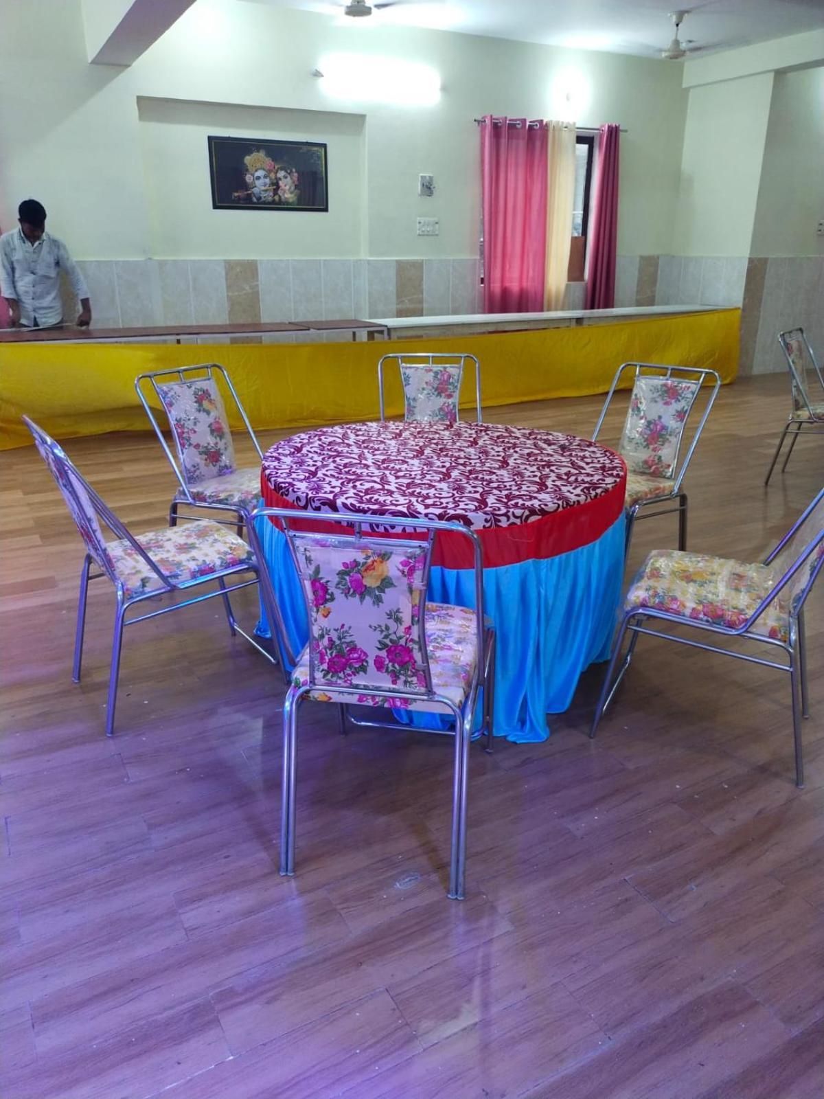 Shree Krishna Garden Hotel Jhusi Exterior photo