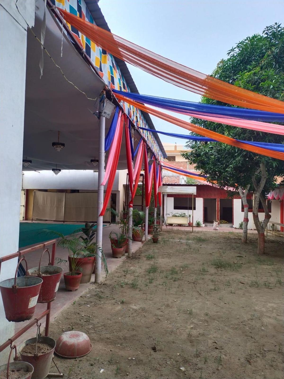 Shree Krishna Garden Hotel Jhusi Exterior photo